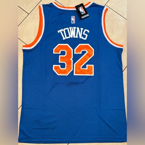 New York Knicks Karl Anthony Towns Jr. ( KAT - BIG BODEGA ) Jersey # 32 , Unisex - Picture 12 of 12